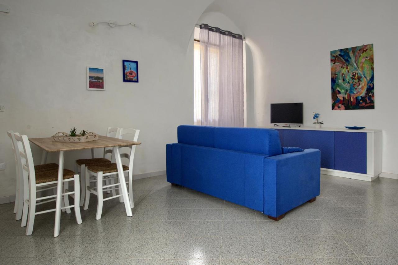 فيلا Casa A 2 Passi Dal Mare Con Patio Privato إمبيريا المظهر الخارجي الصورة