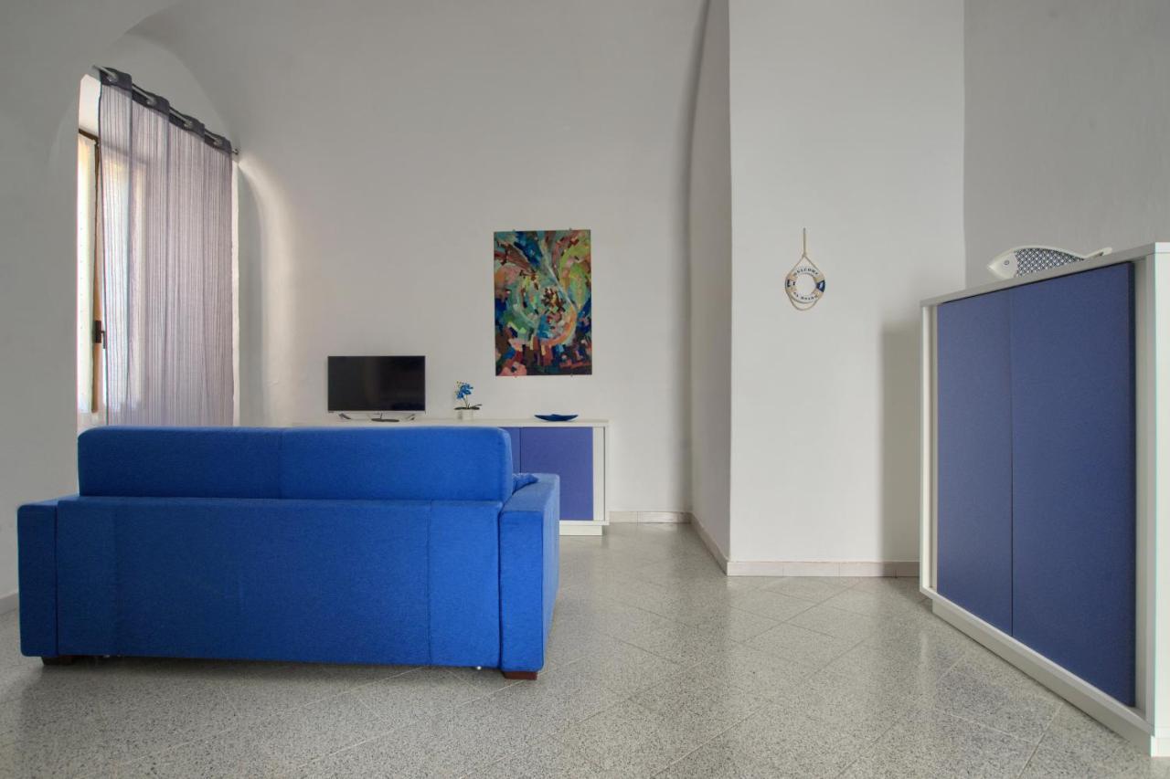 فيلا Casa A 2 Passi Dal Mare Con Patio Privato إمبيريا المظهر الخارجي الصورة