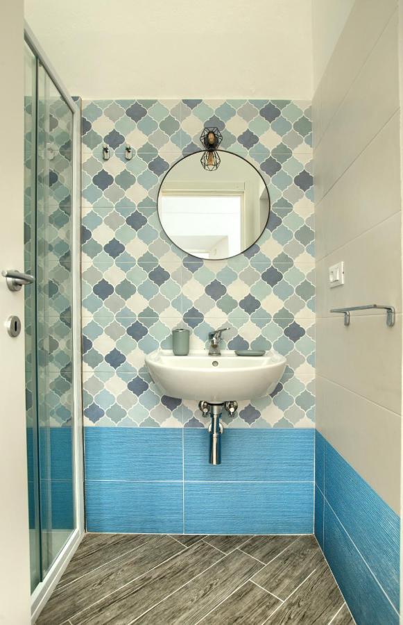 فيلا Casa A 2 Passi Dal Mare Con Patio Privato إمبيريا المظهر الخارجي الصورة