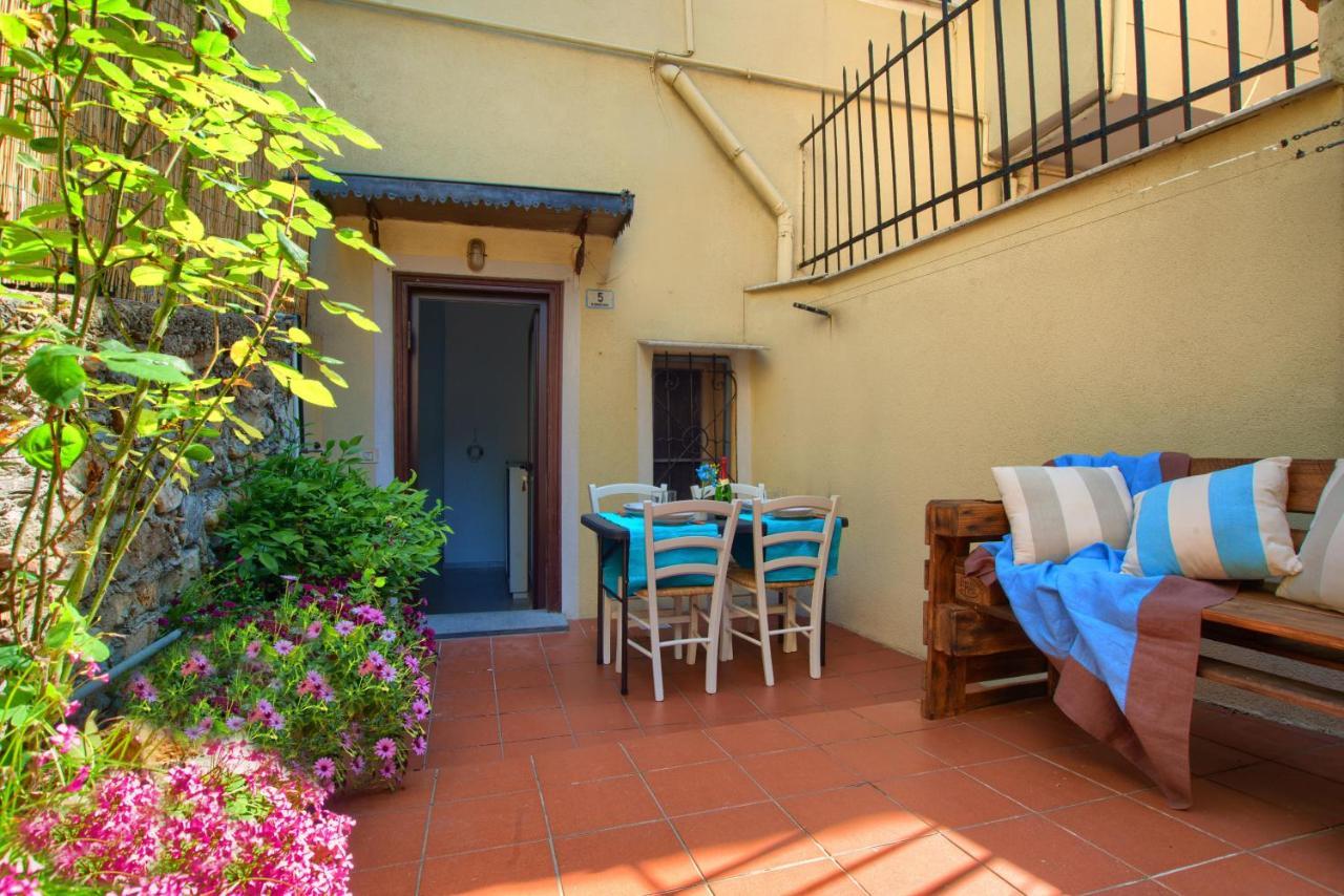 فيلا Casa A 2 Passi Dal Mare Con Patio Privato إمبيريا المظهر الخارجي الصورة