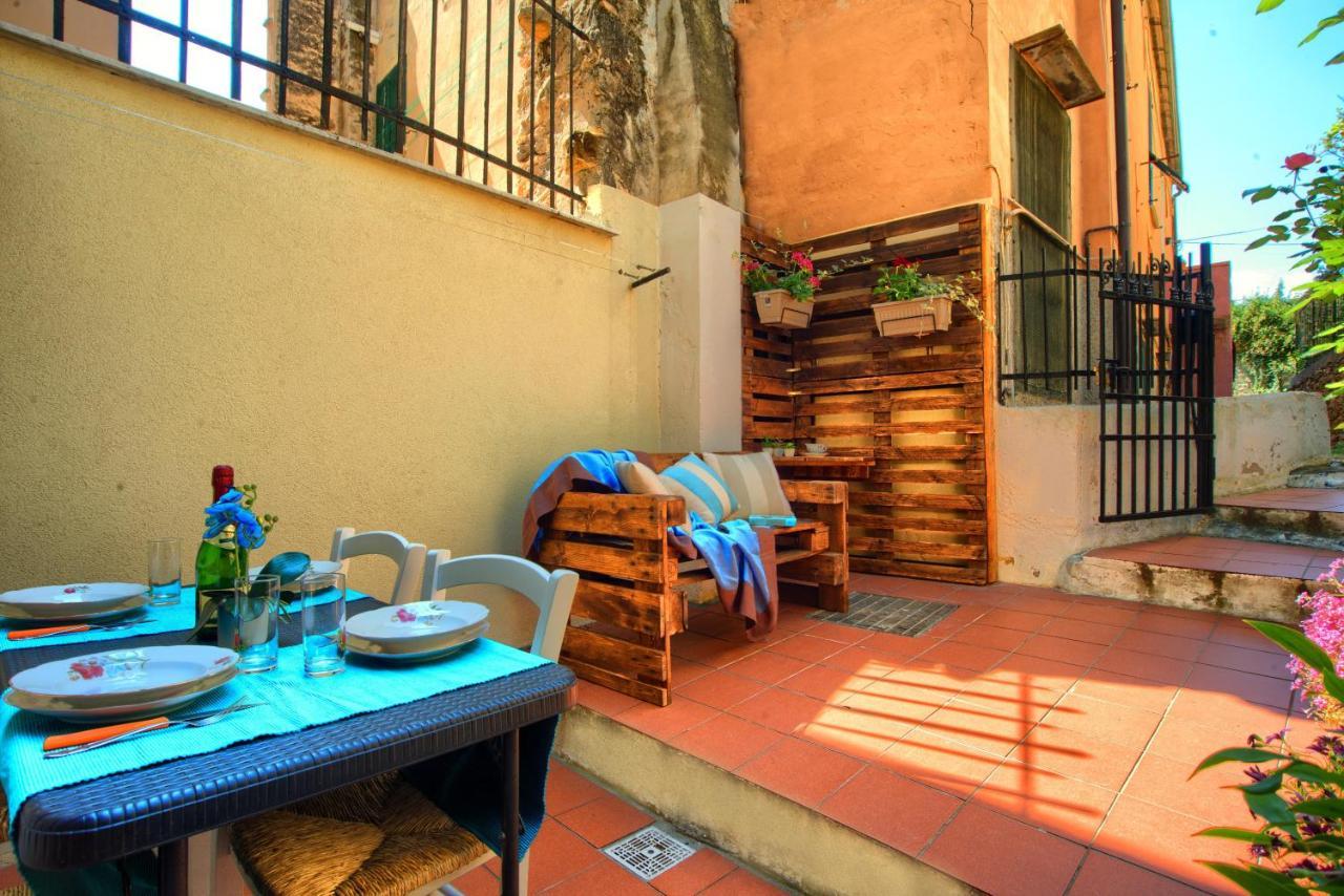فيلا Casa A 2 Passi Dal Mare Con Patio Privato إمبيريا المظهر الخارجي الصورة